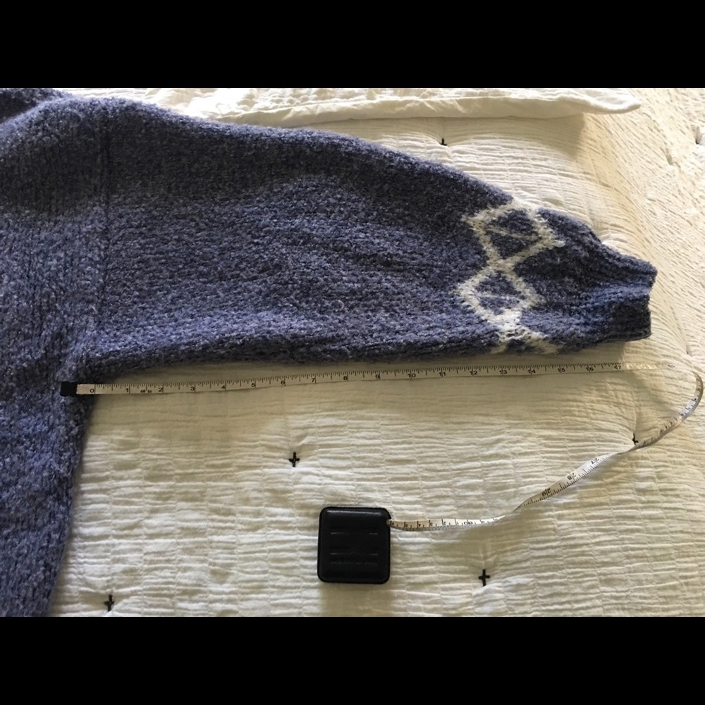 Hand Made/Knit Sweater - Picture 9 of 9